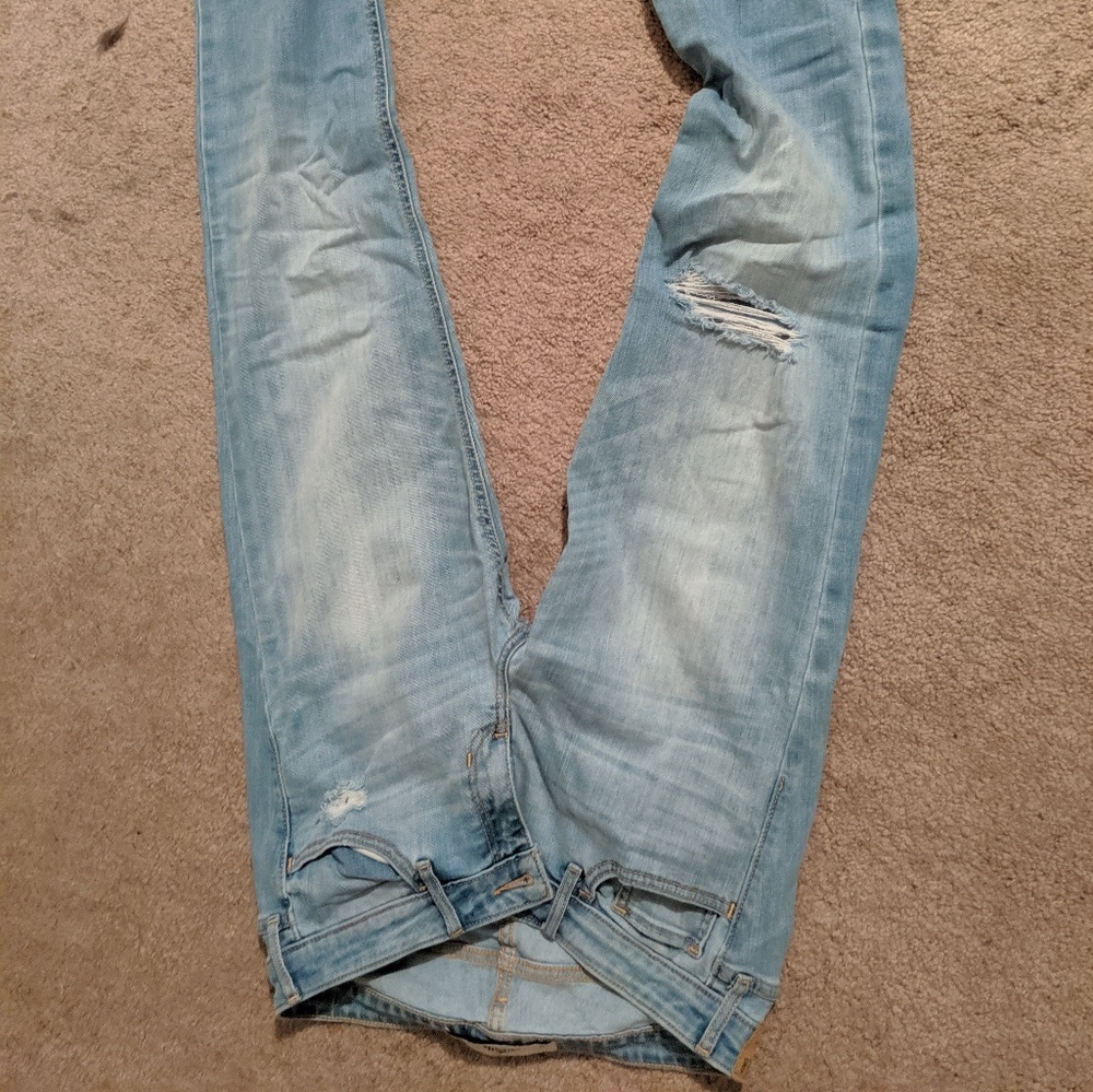 Hollister size 11